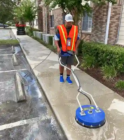 PCA Washing proper multi-unit sidewalk cleaning in Central Florida, Polk, Orange and Osceola Counties.