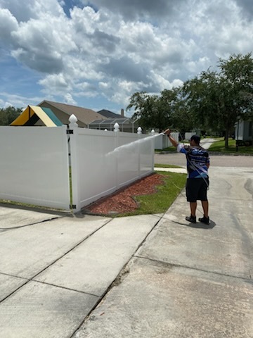 House Washing Services in Davenport, FL: What Every Homeowner Should Know Before Booking a Wash Service 3 House Washing Services