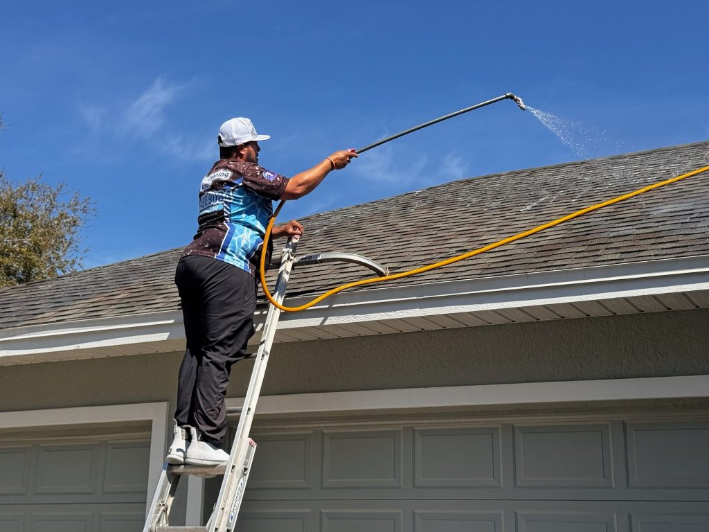 Roof Cleaning Services in Davenport, FL: Safe, Effective Stain and Algae Removal 3 House Washing Services