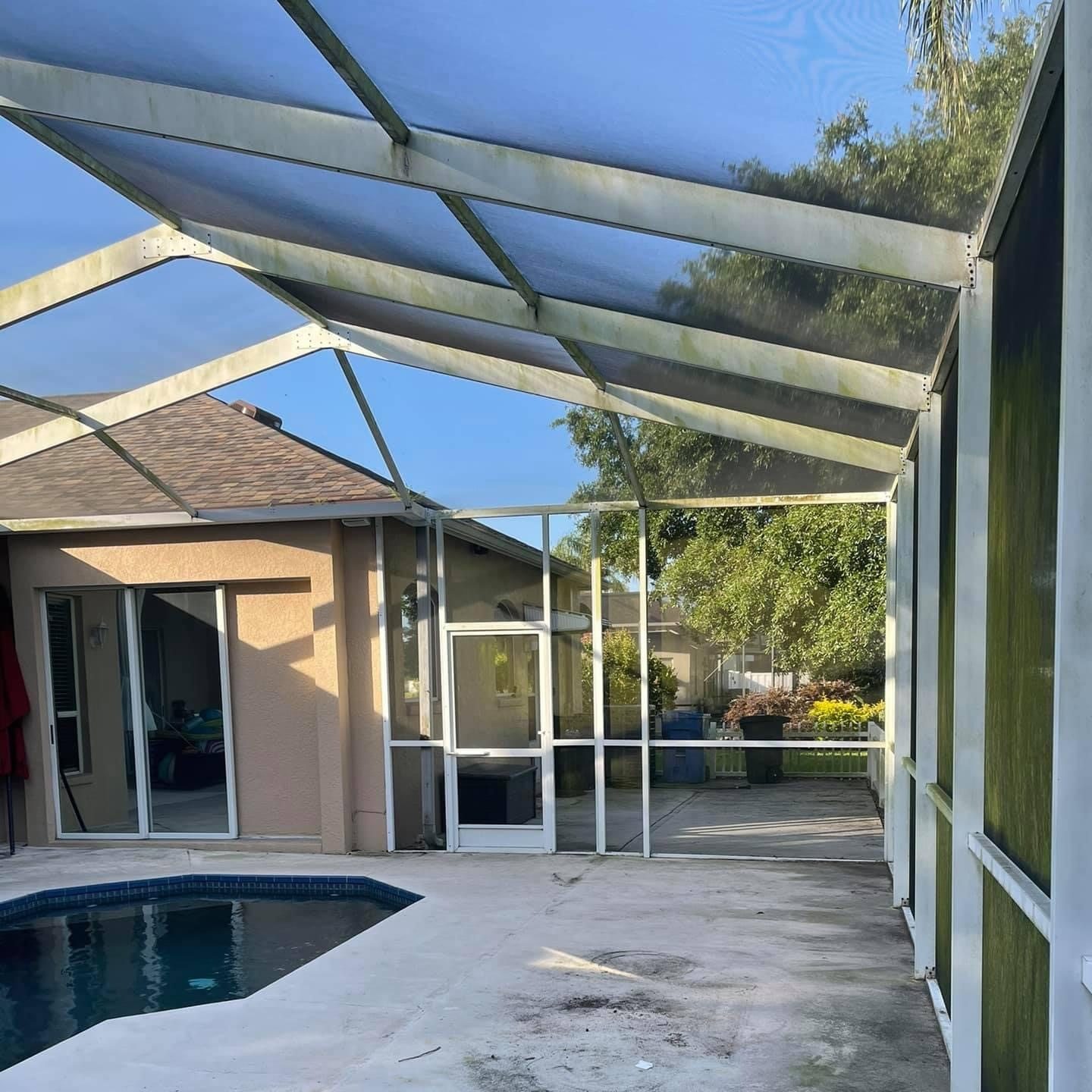 Before Pool Deck Cage Cleaning 1 e1773180223621