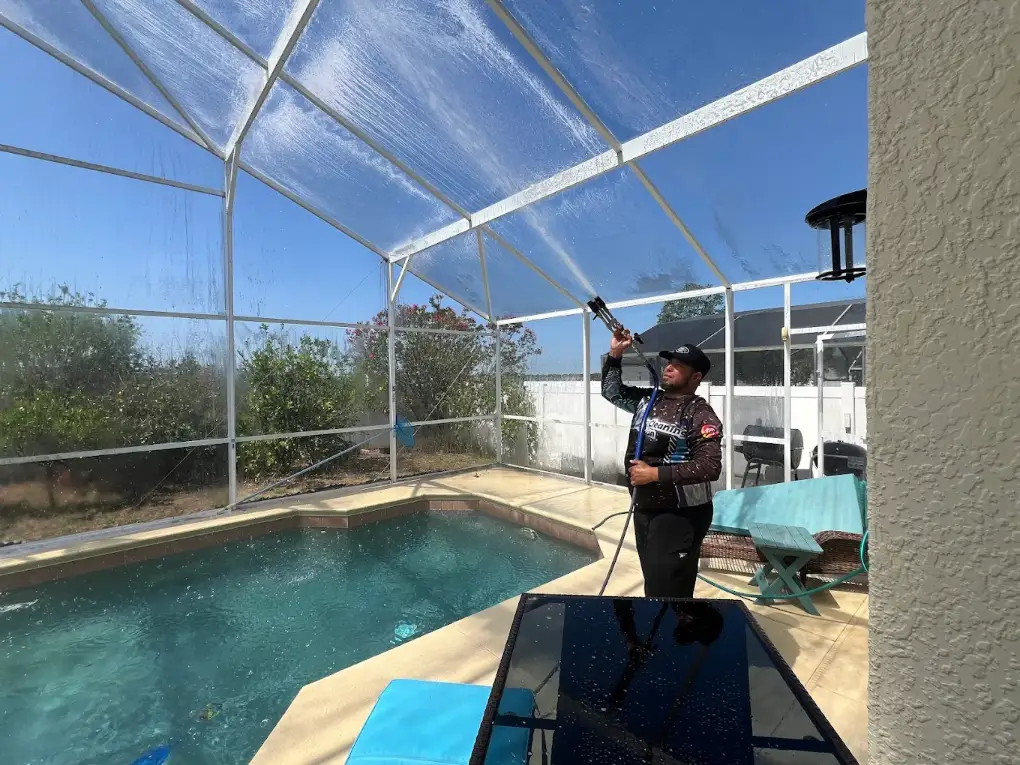 How Often Should You Clean Windows and Solar Panels in Kissimmee, FL? 2 Window & Solar Panel Cleaning