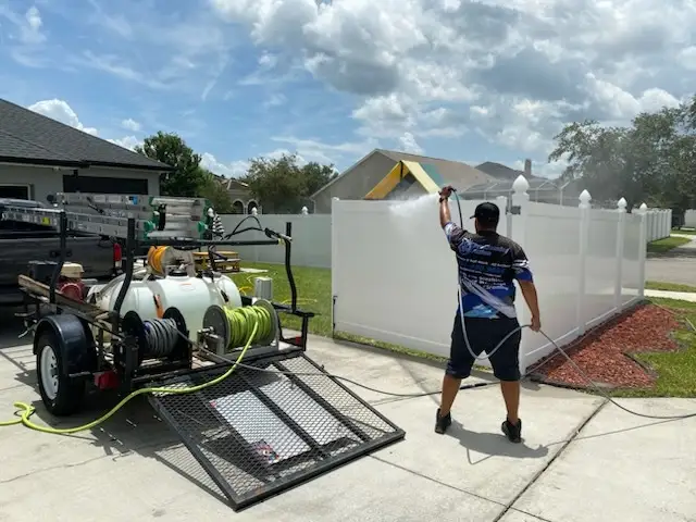 Window and Solar Panel Cleaning in Kissimmee, FL: What Every Homeowner Should Know 2 343695643035