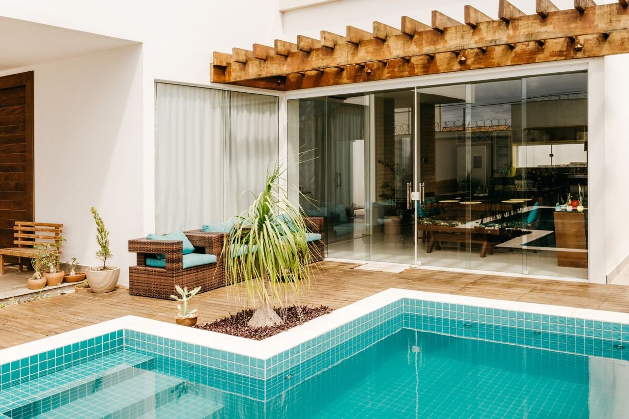 Pool Home Glass & Mineral Spots